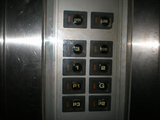 画像１５　エレベーター